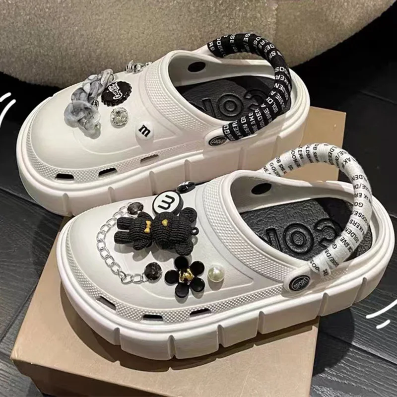 Fashion Charms Clog Shoes High Quality Summer Sandals For Girls Outdoor Women Slippers Thick Sole Decorative Cave Shoes
Fashion Charms Clog Shoes High Quality Summer Sandals For Girls Outdoor Women Slippers Thick Sole Decorative Cave Shoes