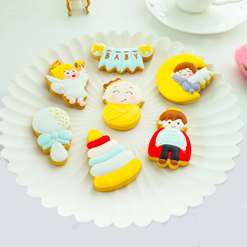 

Cute Boy Baby Birthday Cookie Cutter and Fondant Embosser Cartoon Prince Baby Shower Fondant Biscuit Molds for Cake Decorating