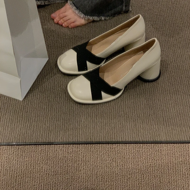 New 2023 Women's High Heel Leather Fashion Simple Office Women's Square Toe Thick Heels Women Spring Summer Shoes for Women
New 2023 Women's High Heel Leather Fashion Simple Office Women's Square Toe Thick Heels Women Spring Summer Shoes for Women