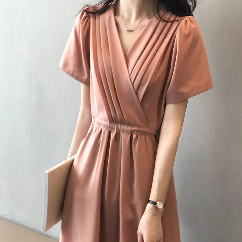 2022 Summer Women's Dress Midi V-Neck Korean Fashion Puff Short Sleeves High Waist Elegant Ties Up One Piece Ladies Clothing
2022 Summer Women's Dress Midi V-Neck Korean Fashion Puff Short Sleeves High Waist Elegant Ties Up One Piece Ladies Clothing
