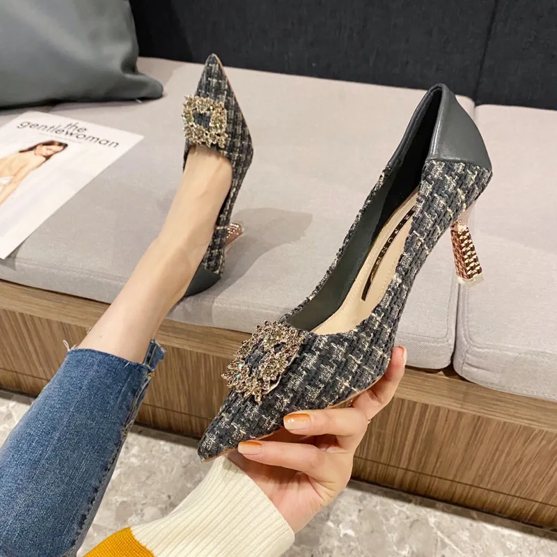 Туфли женские маленькие милые на высоком каблуке, заостренный носок, тонкий каблук, тонкая нишевая обувь в ретро стиле, для ранней весны
Туфли женские маленькие милые на высоком каблуке, заостренный носок, тонкий каблук, тонкая нишевая обувь в ретро стиле, для ранней весны
