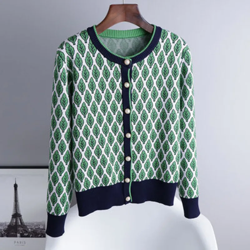 Vintage Women's Cardigan Sweater Embroidery Long Sleeve Single Breasted O-neck Contrast Color Knitted Sweater Coat Female
Vintage Women's Cardigan Sweater Embroidery Long Sleeve Single Breasted O-neck Contrast Color Knitted Sweater Coat Female