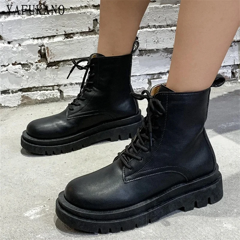 Minimalist Lace-up Front Combat Boots British Style Martin Boots Fashion Thick Bottom Casual Single Boots Size 41 42
Minimalist Lace-up Front Combat Boots British Style Martin Boots Fashion Thick Bottom Casual Single Boots Size 41 42