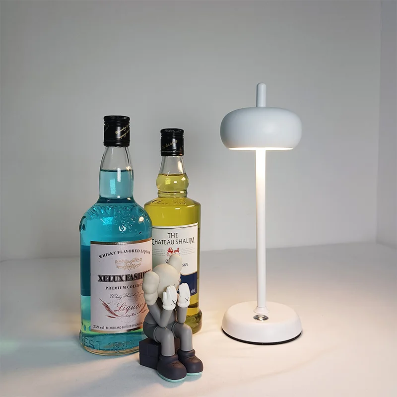 Creative LED Bedroom Table Lamp Art Design Decorative Lamp Camping Restaurant Bar Modern USB Charging Table Lamp Touch
Creative LED Bedroom Table Lamp Art Design Decorative Lamp Camping Restaurant Bar Modern USB Charging Table Lamp Touch