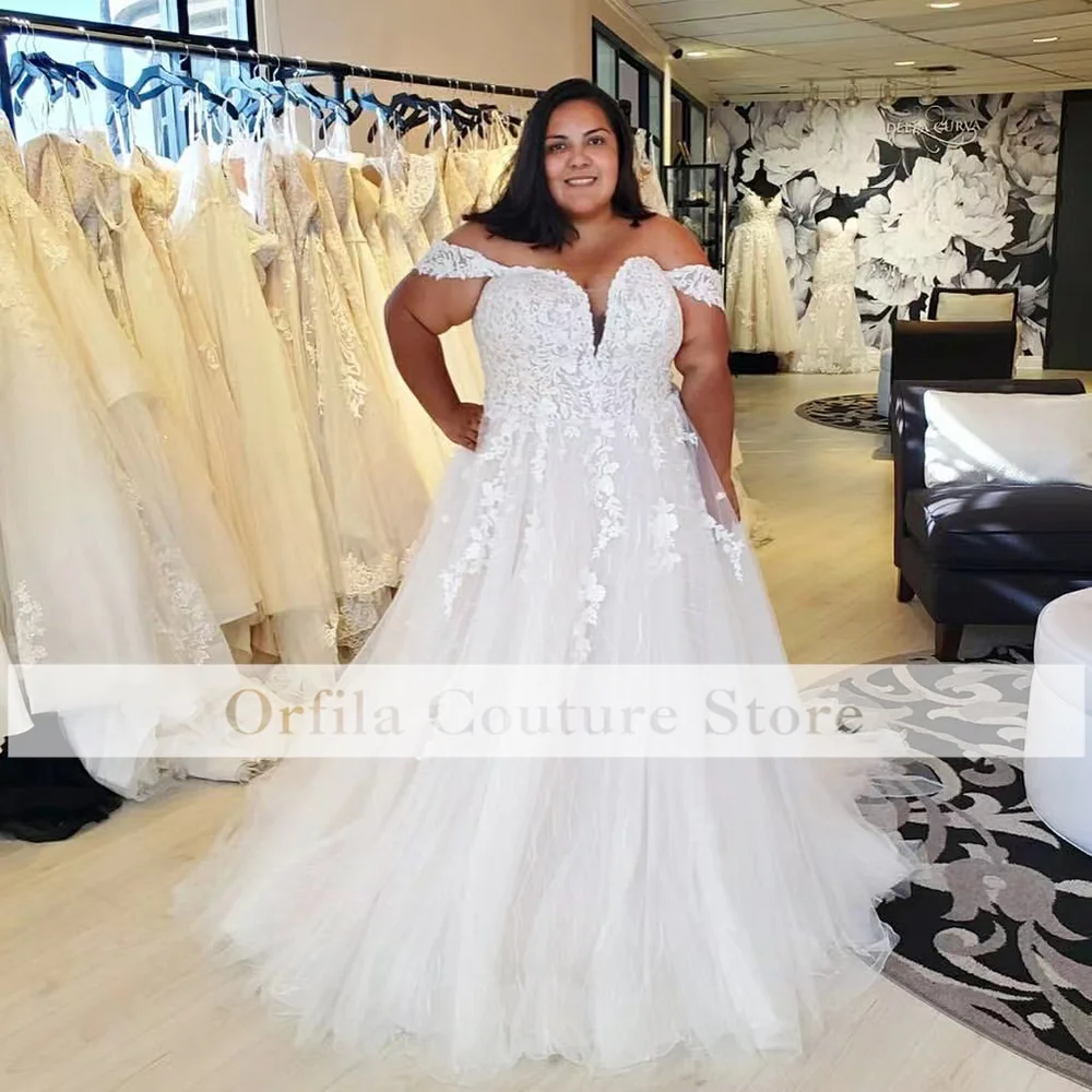 African Plus Size A Line Wedding Dress 2022 Off Shoulder Lace Appliques Tulle Nigeria Country Lace Bridal Gowns
African Plus Size A Line Wedding Dress 2022 Off Shoulder Lace Appliques Tulle Nigeria Country Lace Bridal Gowns