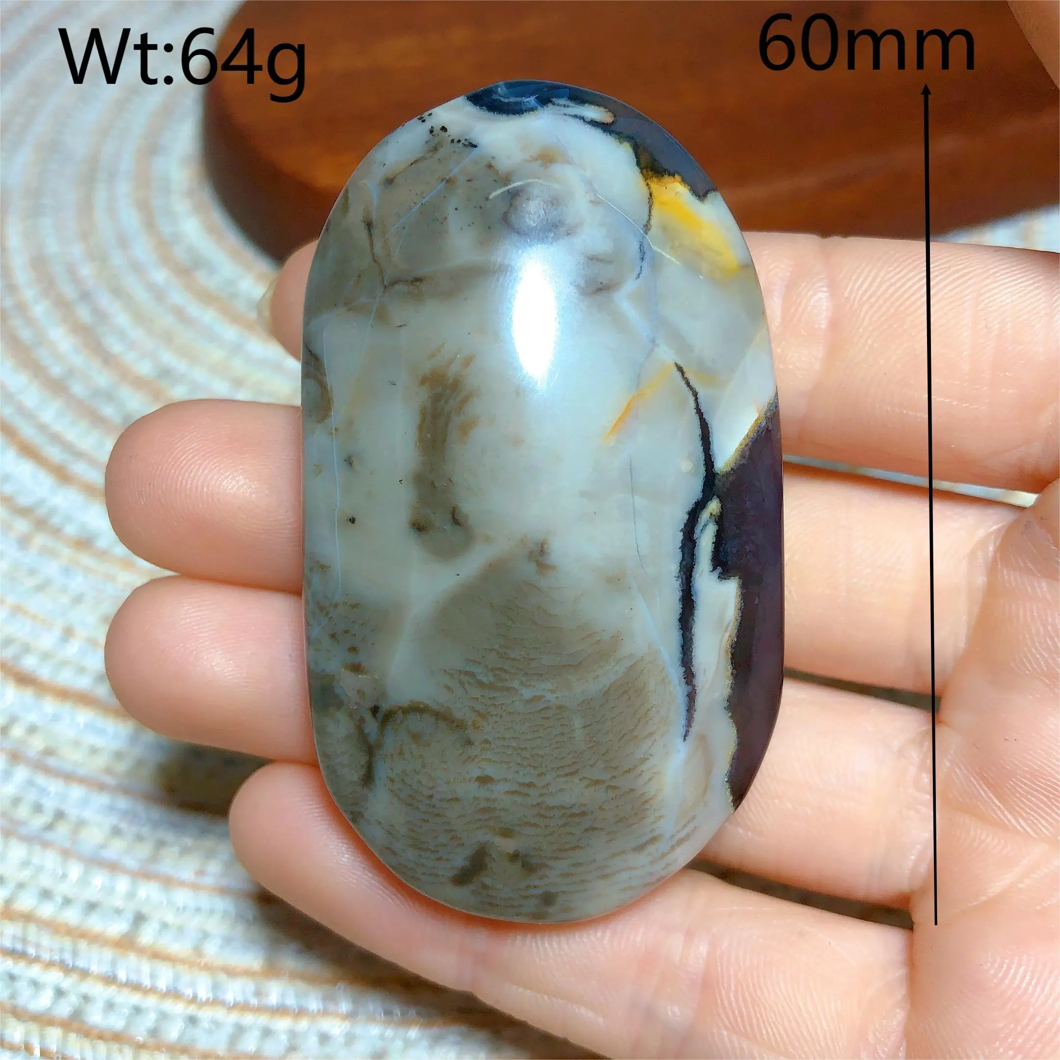 Флуоресцентные кристаллы вулканического агата
Флуоресцентные кристаллы вулканического агата