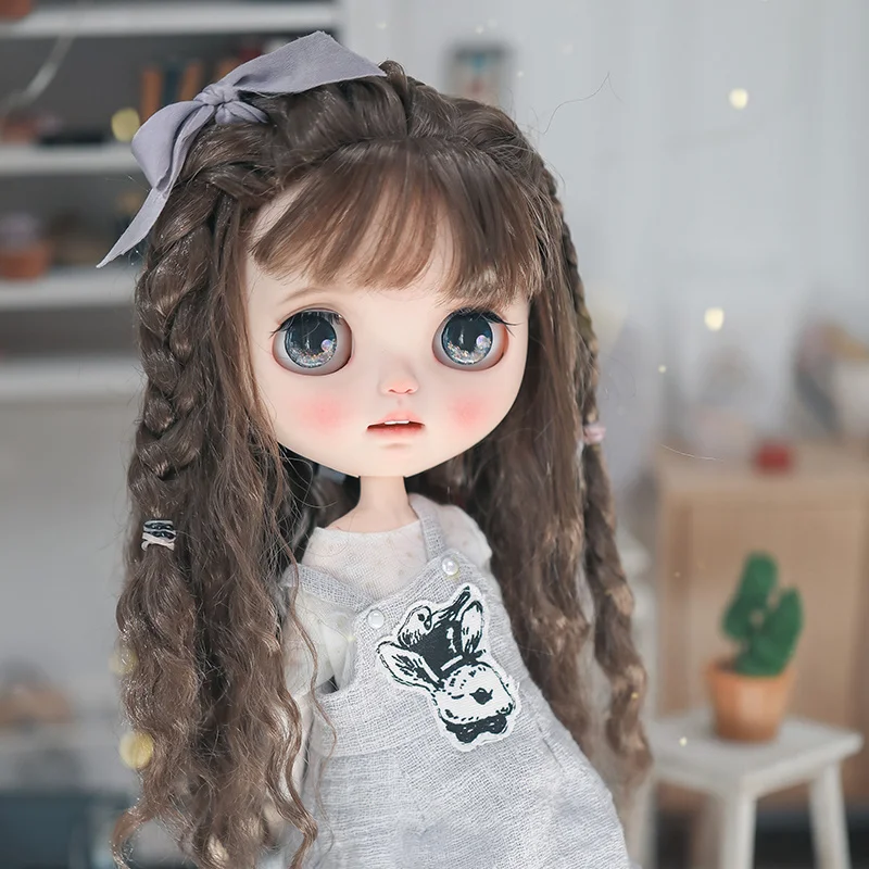 BJD Doll Wig For Blythe Size Dolls Accessories Wig Toy Tress For Dolls Milk Silk Fashion Instant Noodles Curly Hair Wigs
BJD Doll Wig For Blythe Size Dolls Accessories Wig Toy Tress For Dolls Milk Silk Fashion Instant Noodles Curly Hair Wigs