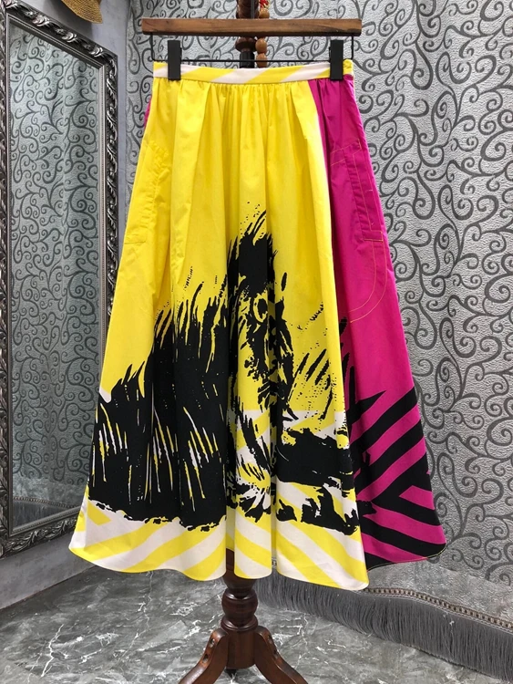 2022 new women fashion ink color printing contrast color A-line hem casual mid-length skirt 512
2022 new women fashion ink color printing contrast color A-line hem casual mid-length skirt 512