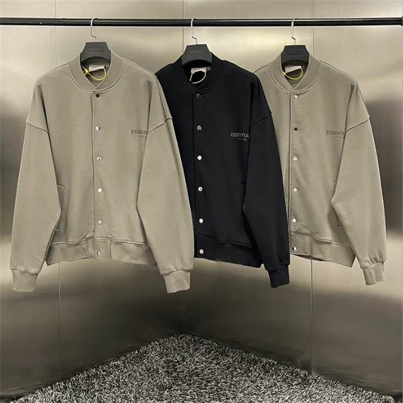 High quality and high quality new ESSENTIALS large baseball jacket reflective letter jacket loose men's and women's street wear
High quality and high quality new ESSENTIALS large baseball jacket reflective letter jacket loose men's and women's street wear