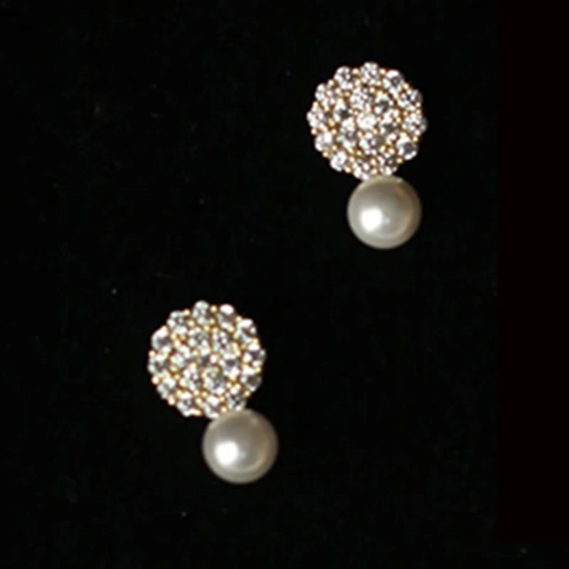 925 Sterling Silver Gold-plated Sweet Delicate Pearl Small Stud Earrings for Women Versatile Temperament Cute Fashion Earrings 
925 Sterling Silver Gold-plated Sweet Delicate Pearl Small Stud Earrings for Women Versatile Temperament Cute Fashion Earrings