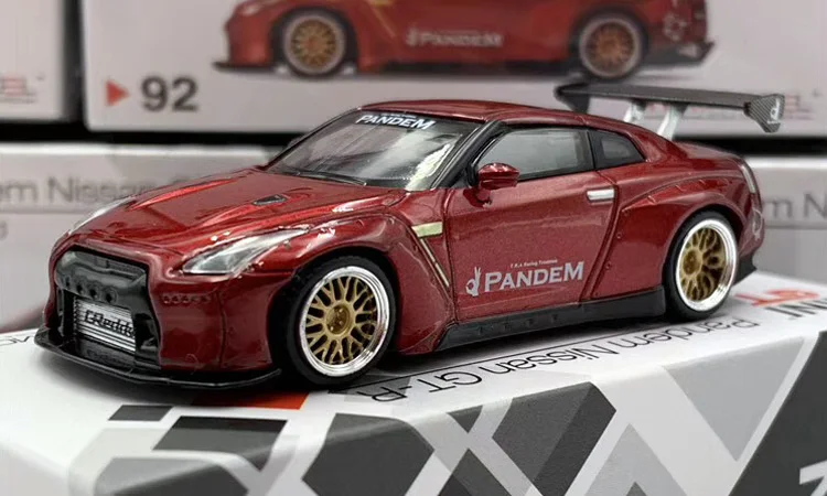 MINI GT 1:64 Nissan Skyline GTR R35 Pandem LBWK Series JDM Metal Static Car Model Toy Gift
MINI GT 1:64 Nissan Skyline GTR R35 Pandem LBWK Series JDM Metal Static Car Model Toy Gift