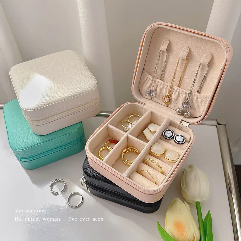 bride to be Bridesmaid Gifts Bachelorette Party bridesmaid Gift Jewelry Case Wedding Gifts Hen Party Gifts wedding supplies
bride to be Bridesmaid Gifts Bachelorette Party bridesmaid Gift Jewelry Case Wedding Gifts Hen Party Gifts wedding supplies
