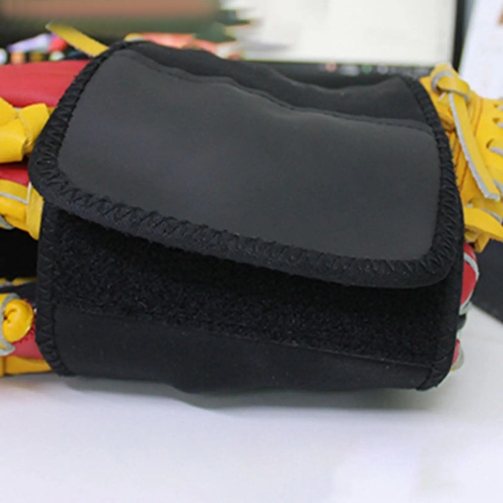 Softball Glove Wrap Elastic Softball Glove Batting Gloves Elastic Softball Glove Shaper Durable Glove Bandage for Practice
Softball Glove Wrap Elastic Softball Glove Batting Gloves Elastic Softball Glove Shaper Durable Glove Bandage for Practice