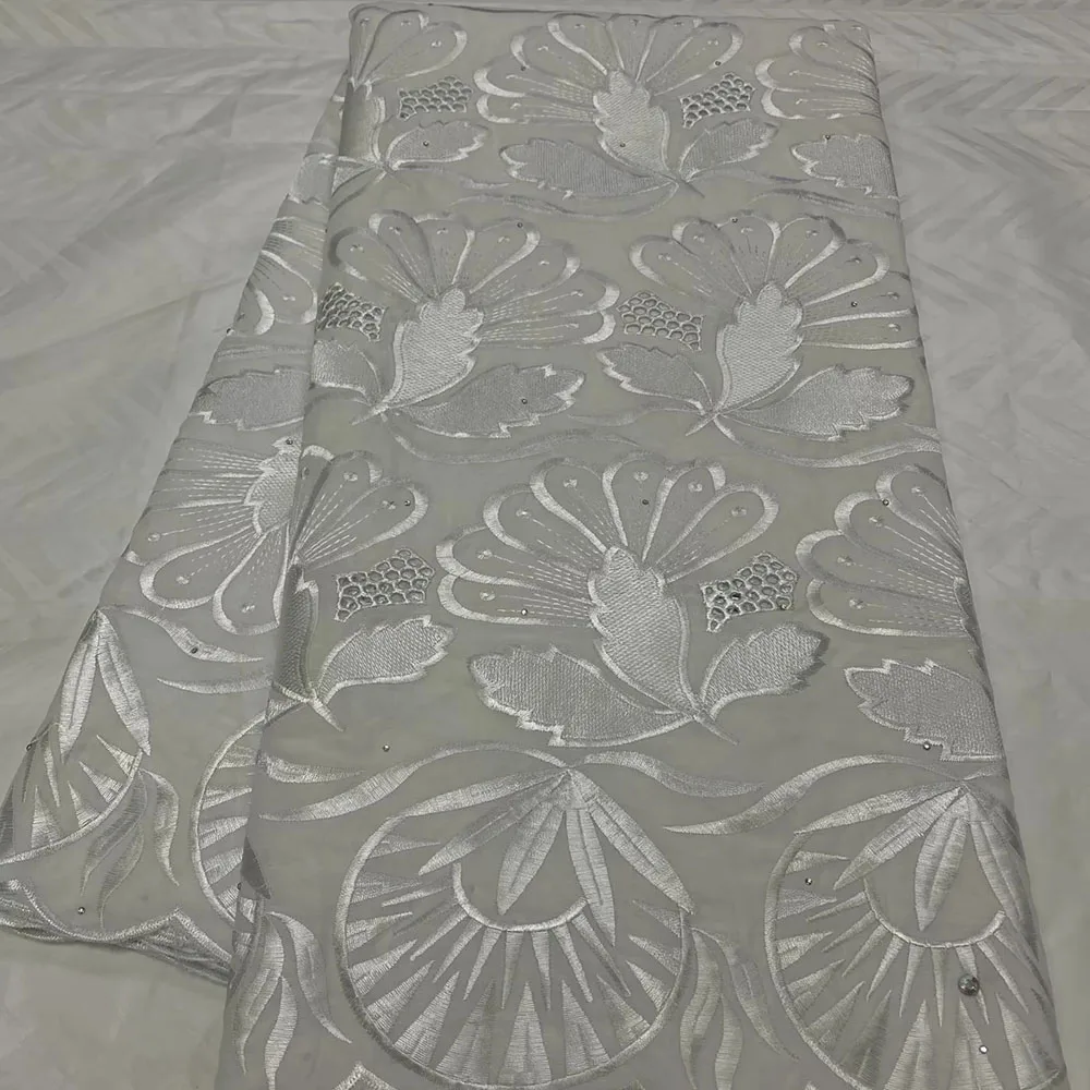 Clear White Lace Fabric Cotton Material Embroidery And Guipure Decoration By Rhinestones 5 Yards/Piece For Handmake Dress 09C9
Clear White Lace Fabric Cotton Material Embroidery And Guipure Decoration By Rhinestones 5 Yards/Piece For Handmake Dress 09C9