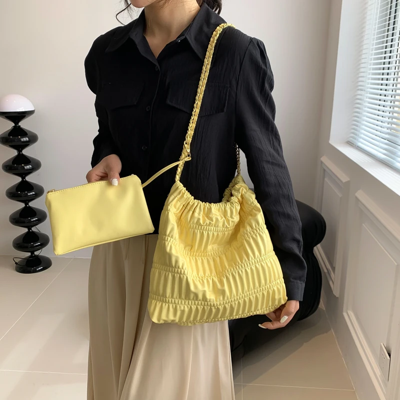2023 spring for Women Sac A Main Designer Handbags Vintage PU Leather High Capacity pleated Shoulder bucket Bags Ladies Bolso
2023 spring for Women Sac A Main Designer Handbags Vintage PU Leather High Capacity pleated Shoulder bucket Bags Ladies Bolso
