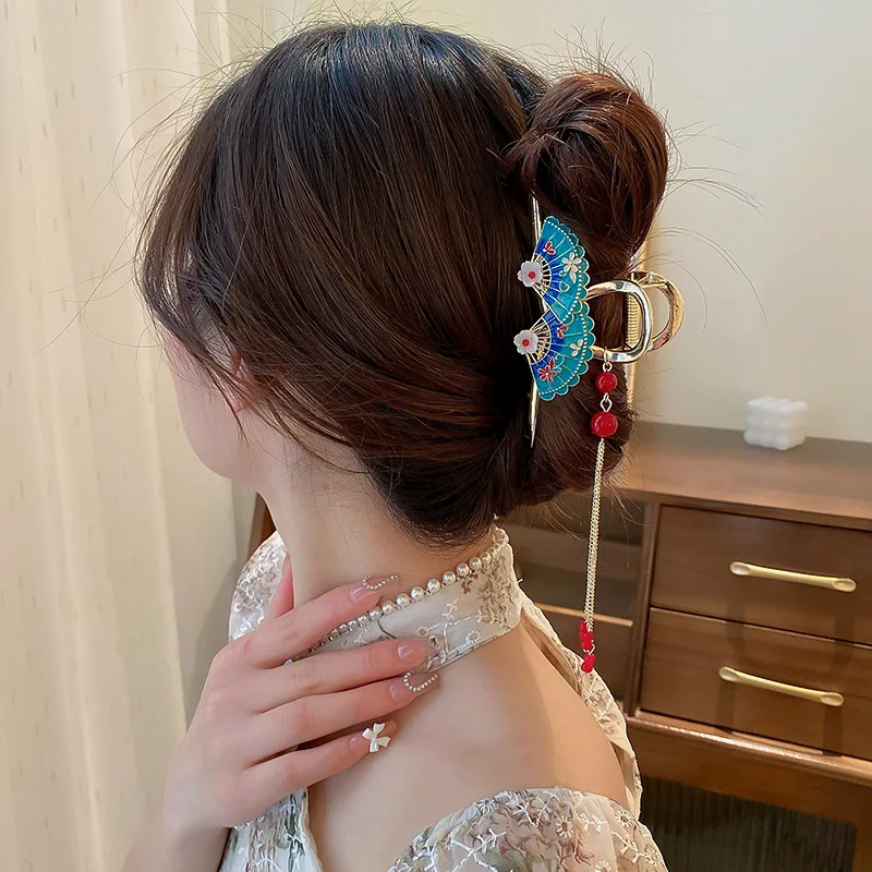 Chinese Style Hair Claws Palace Alloy Hairpin Camellia Hairgrips Green Tassel Crab Clip Headwear Personality Hair Accessories
Chinese Style Hair Claws Palace Alloy Hairpin Camellia Hairgrips Green Tassel Crab Clip Headwear Personality Hair Accessories
