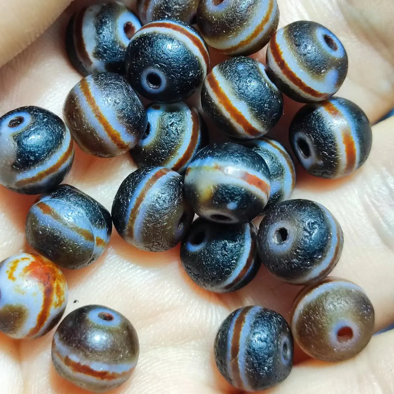 5pcs/lot natural black white red first-line pharmacist agate dzi Thick mellow Horseshoe pattern bracelet necklace earrings taki
5pcs/lot natural black white red first-line pharmacist agate dzi Thick mellow Horseshoe pattern bracelet necklace earrings taki