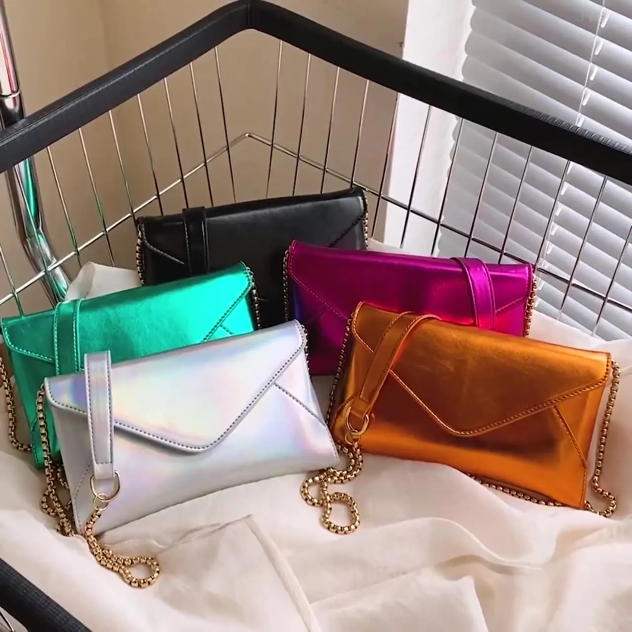 Cross border trend bright color pie rival take a chain single shoulder crossbody bag simple foreign style small square bag netwo
Cross border trend bright color pie rival take a chain single shoulder crossbody bag simple foreign style small square bag netwo