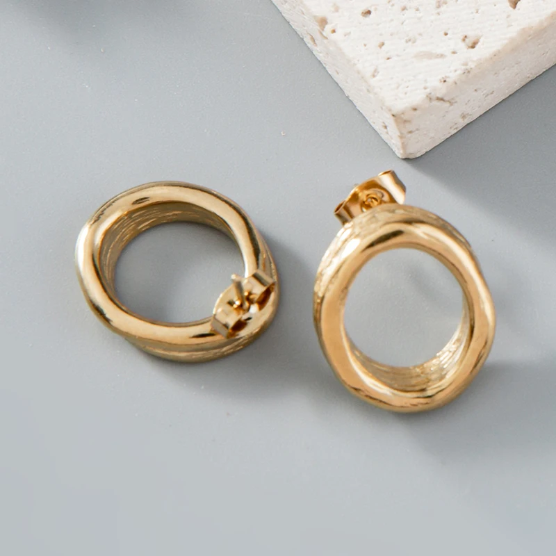 Stainless Steel Electroplated Gold Earrings for Women Retro Simple Circle Earrings Wedding Jewelry Gift Wholesale
Stainless Steel Electroplated Gold Earrings for Women Retro Simple Circle Earrings Wedding Jewelry Gift Wholesale