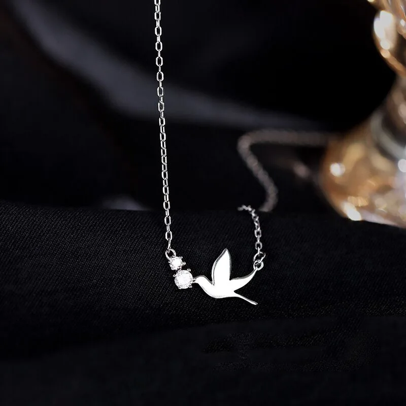 925 Silver Animal Dove Pendant Fashion Rhinestone Necklace For Women Collarbone Chain Choker Fine Jewelry Gifts
925 Silver Animal Dove Pendant Fashion Rhinestone Necklace For Women Collarbone Chain Choker Fine Jewelry Gifts