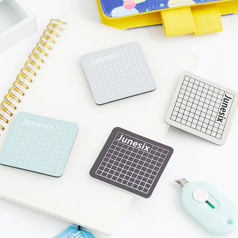1 Pcs Mini Cutting Mat Manual DIY 8×8cm Hand Account Cutting Paper Pad Engraving Pad Art Supplies Stationery School Supplies
1 Pcs Mini Cutting Mat Manual DIY 8×8cm Hand Account Cutting Paper Pad Engraving Pad Art Supplies Stationery School Supplies