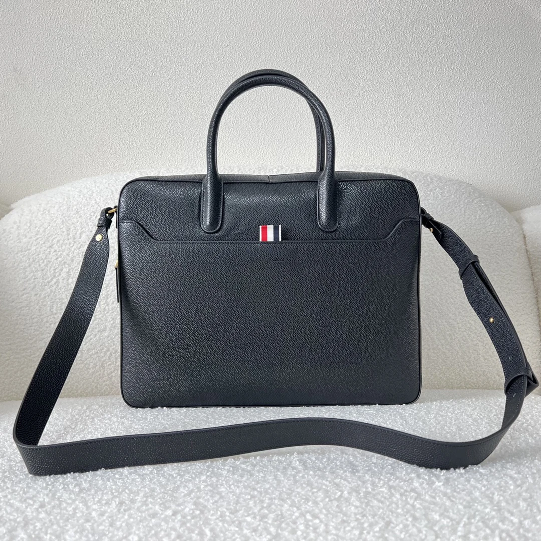 TB THOM Shoulder Bag Genuine Leather Waterproof Messenger Bag New Korean Large Capacity Crossbody Bags for Casual Business Bag
TB THOM Shoulder Bag Genuine Leather Waterproof Messenger Bag New Korean Large Capacity Crossbody Bags for Casual Business Bag