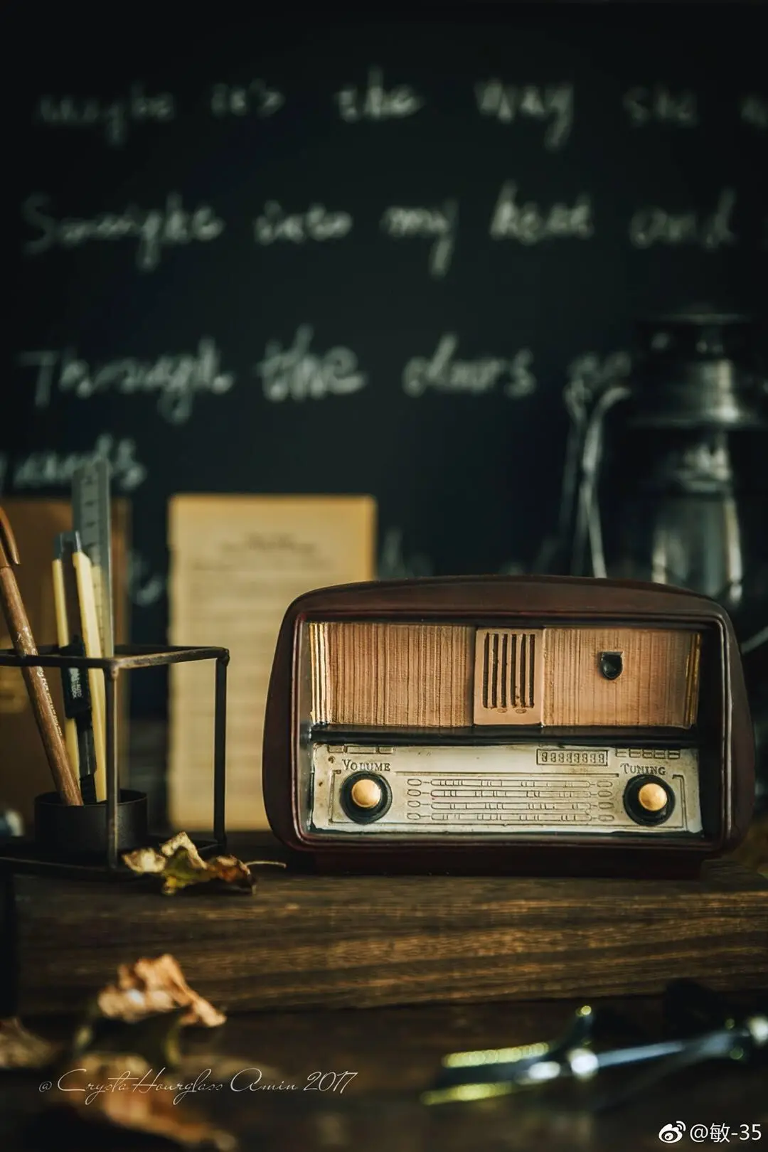 American country do old simulation retro radio bar decoration ornaments shooting props tabletop ornaments
American country do old simulation retro radio bar decoration ornaments shooting props tabletop ornaments