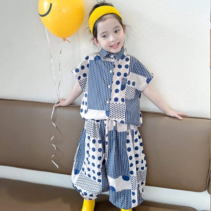 Spring Summer girls fashion Geometry printed Outfits Kids sleeveless Tops and oversized trousers 2pcs sets
Spring Summer girls fashion Geometry printed Outfits Kids sleeveless Tops and oversized trousers 2pcs sets