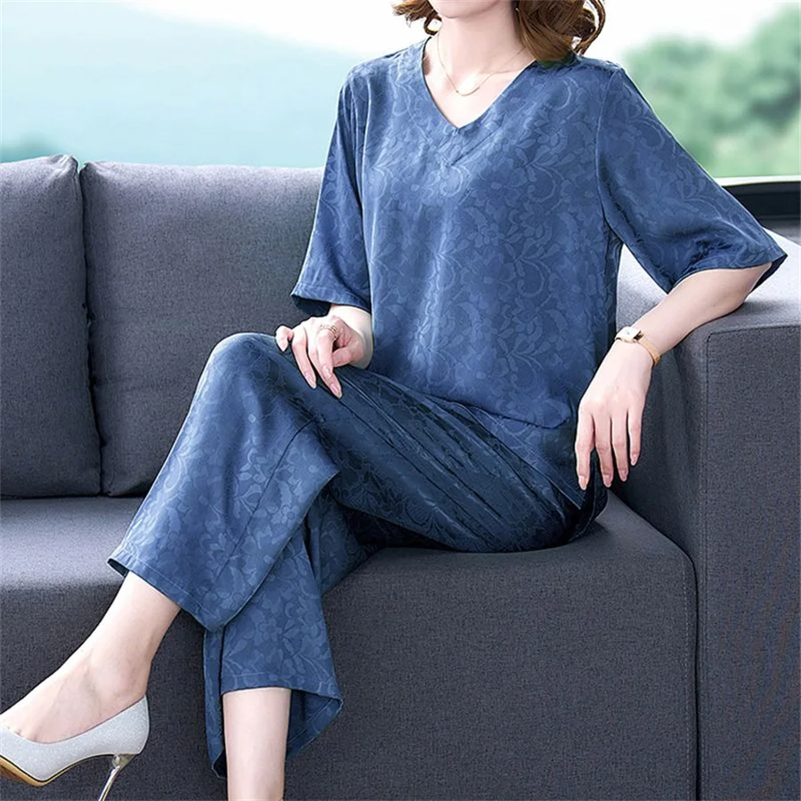 Fashion Solid Color Set Lady Summer Elegant Vacation Set Casual Women's Set V Neck Short Sleeve Tee Top Wide Leg Pants Two Piece
Fashion Solid Color Set Lady Summer Elegant Vacation Set Casual Women's Set V Neck Short Sleeve Tee Top Wide Leg Pants Two Piece