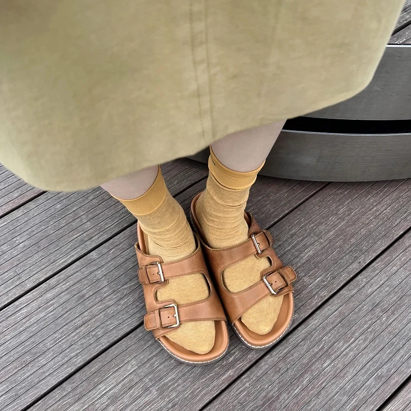 Сандалии и тапочки женские с пряжкой, открытый носок, Повседневная пляжная обувь из воловьей кожи на плоской подошве, летняя верхняя одежда
Сандалии и тапочки женские с пряжкой, открытый носок, Повседневная пляжная обувь из воловьей кожи на плоской подошве, летняя верхняя одежда