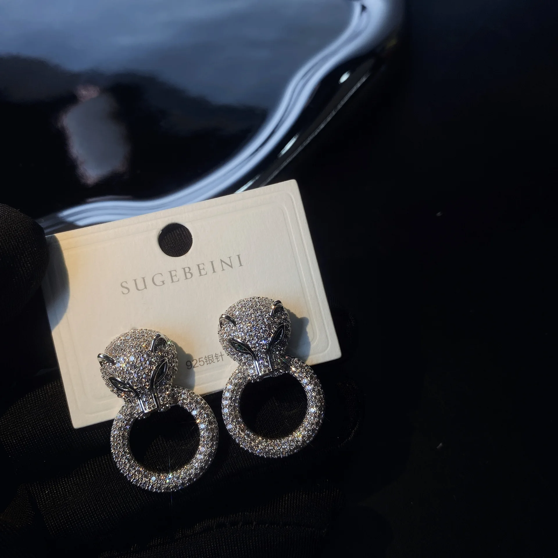 Luxury Design Leopard Head Earrings For Women High Quality Earrings Lady International 925 Silver Needle Earrings Daily Jewelry
Luxury Design Leopard Head Earrings For Women High Quality Earrings Lady International 925 Silver Needle Earrings Daily Jewelry