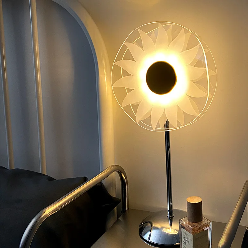 New Creative Acrylic Three-Color Sunflower Decoration Table Lamp Bedroom Bedside Windmill Gift Atmosphere Night Light
New Creative Acrylic Three-Color Sunflower Decoration Table Lamp Bedroom Bedside Windmill Gift Atmosphere Night Light