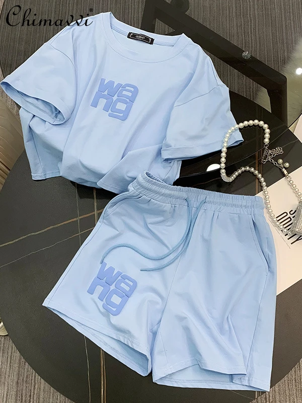 Fashion Shorts Set 2022 Summer Fashion Round Neck Short Sleeve Loose T-shirt High Waist Slim Shorts Leisure Sports Two-Piece Set
Fashion Shorts Set 2022 Summer Fashion Round Neck Short Sleeve Loose T-shirt High Waist Slim Shorts Leisure Sports Two-Piece Set