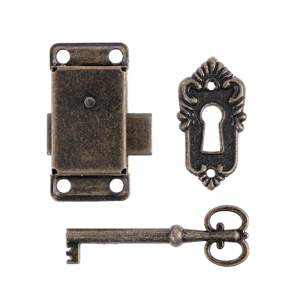 Vintage Cabinet Door Lock Set Key Decorative Cover Curio Antique Bronze 2 Set Locks For Vintage Wooden Box Jewellery Wine Box
Vintage Cabinet Door Lock Set Key Decorative Cover Curio Antique Bronze 2 Set Locks For Vintage Wooden Box Jewellery Wine Box