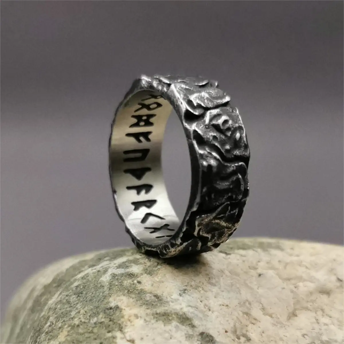 Fashionable New Punk Nordic Viking Alphabet Vintage Titanium Steel Ring Mens Rings Men Stainless Steel Jewelry
Fashionable New Punk Nordic Viking Alphabet Vintage Titanium Steel Ring Mens Rings Men Stainless Steel Jewelry