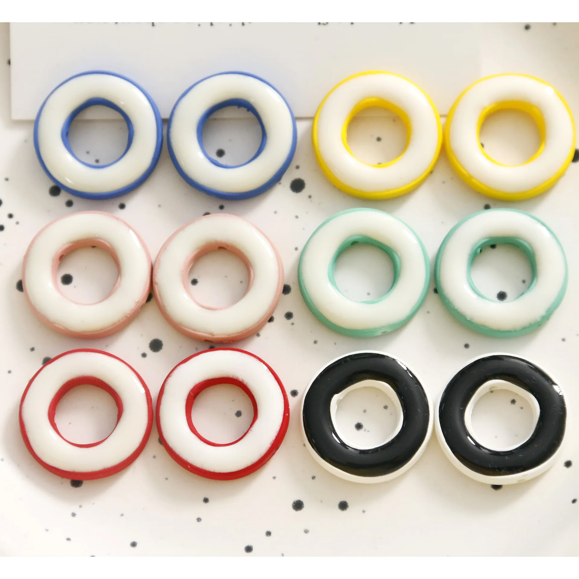 5pcs geometric circle hollow ring diy resin accessories versatile earrings For DIY Jewelry Making Accessories
5pcs geometric circle hollow ring diy resin accessories versatile earrings For DIY Jewelry Making Accessories