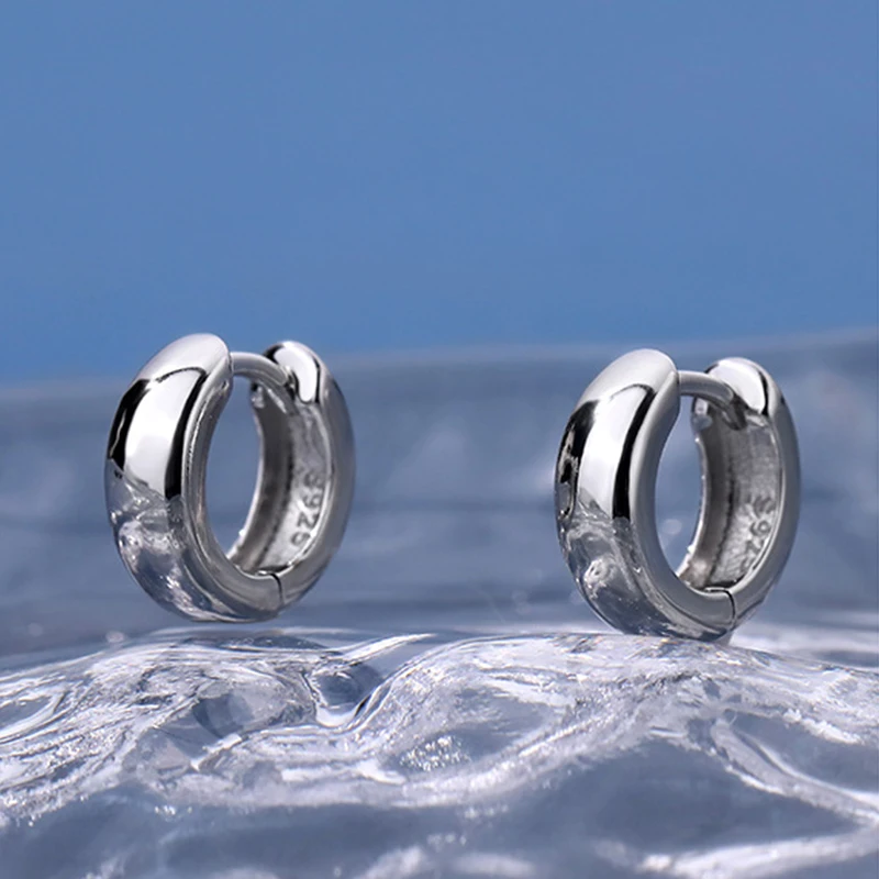 S925 Sterling Silver Earrings Women Simple Circle Earstuds Female Classic Design Luxury Jewelry Gift Lady Party Banquet
S925 Sterling Silver Earrings Women Simple Circle Earstuds Female Classic Design Luxury Jewelry Gift Lady Party Banquet