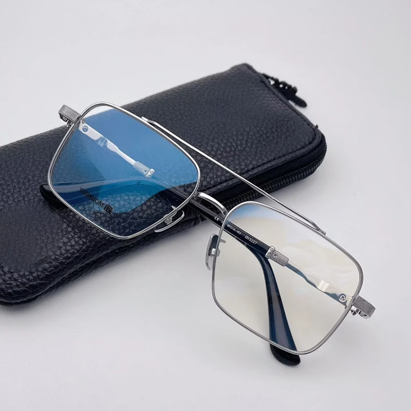 Pure Titanium Original Carved Flower Classical Glasses Frames CH5227 Women Luxury Double Bridge Prescription Eyeglasses for Men
Pure Titanium Original Carved Flower Classical Glasses Frames CH5227 Women Luxury Double Bridge Prescription Eyeglasses for Men