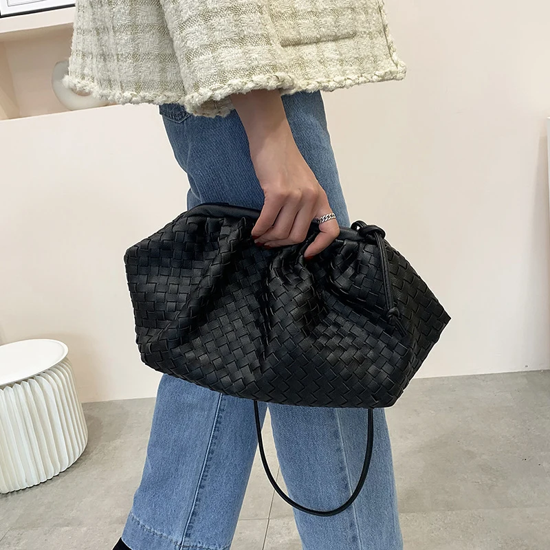 2022 New Spring Autum Women Simple Dumplings Handbag Designer Retro Fashion Cloud Female Messenger Bag Crossbody Shoulder Bag
2022 New Spring Autum Women Simple Dumplings Handbag Designer Retro Fashion Cloud Female Messenger Bag Crossbody Shoulder Bag