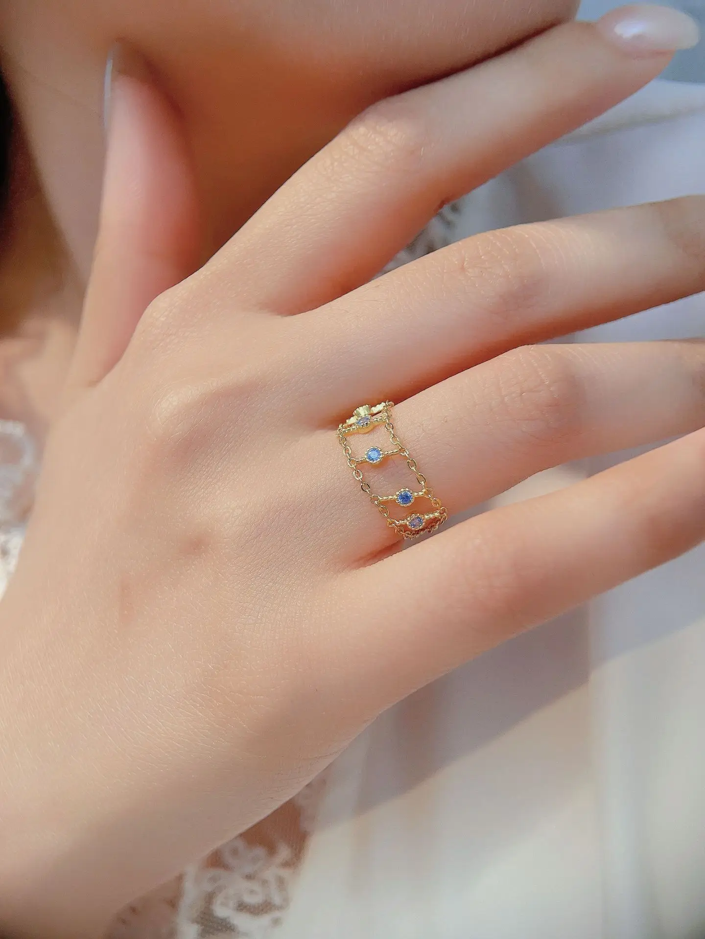 2023 Fashion Trend New Texture Ring Temperament Micro Inlaid Finger Ring Girls' Advanced Design Sense Ring Creative Jewelry
2023 Fashion Trend New Texture Ring Temperament Micro Inlaid Finger Ring Girls' Advanced Design Sense Ring Creative Jewelry