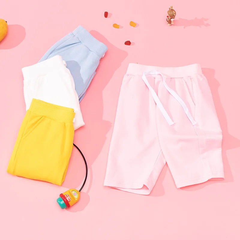 Children's clothing boys girls five-point pants summer cotton Korean version of solid color shorts spot tide children's pants
Children's clothing boys girls five-point pants summer cotton Korean version of solid color shorts spot tide children's pants