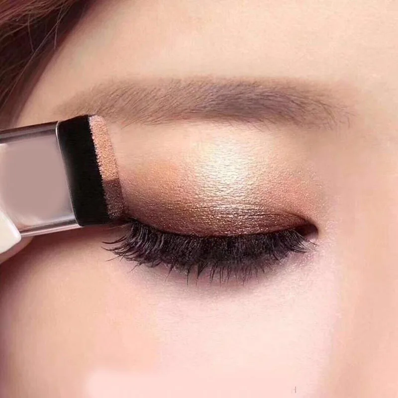 Тени для век двухцветные матовые в маленькой коробке, лоток для легкого нанесения теней для век, профессиональная женская косметика
Тени для век двухцветные матовые в маленькой коробке, лоток для легкого нанесения теней для век, профессиональная женская косметика