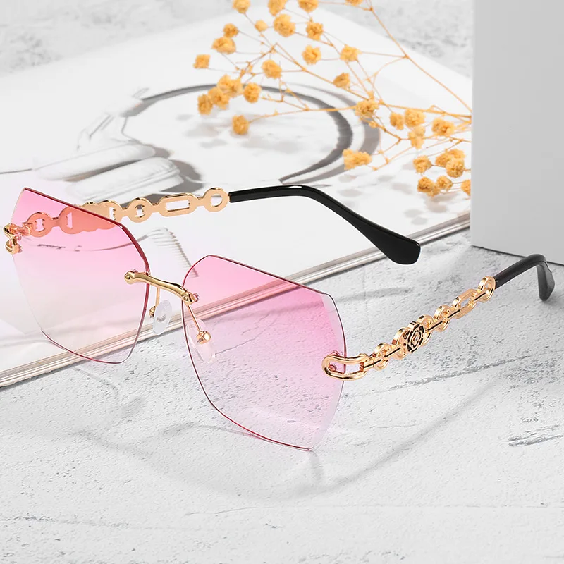 New Sunglasses Women's Trendy Irregular Diamond-Cut Glasses Fashion Frameless Personalized Sunglasses
New Sunglasses Women's Trendy Irregular Diamond-Cut Glasses Fashion Frameless Personalized Sunglasses