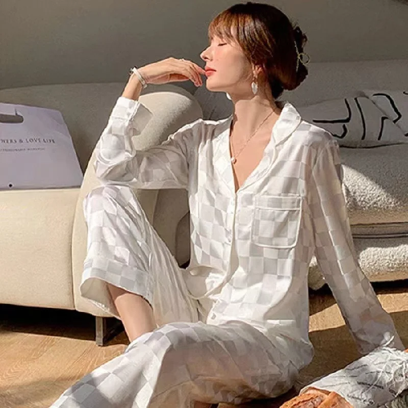 Women's Pajamas Summer Lapel Short Sleeve Thin Ice Silk Pajamas Sweet Homewear Trouser Suits Sleepwear Set Woman 2 Pieces Pjama
Women's Pajamas Summer Lapel Short Sleeve Thin Ice Silk Pajamas Sweet Homewear Trouser Suits Sleepwear Set Woman 2 Pieces Pjama