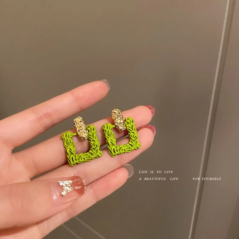 2022 New Earrings Fresh Green Irregular Square Pendant Korean Style Summer Female Girls Fashion Jewelry Party Luxury Accessories
2022 New Earrings Fresh Green Irregular Square Pendant Korean Style Summer Female Girls Fashion Jewelry Party Luxury Accessories
