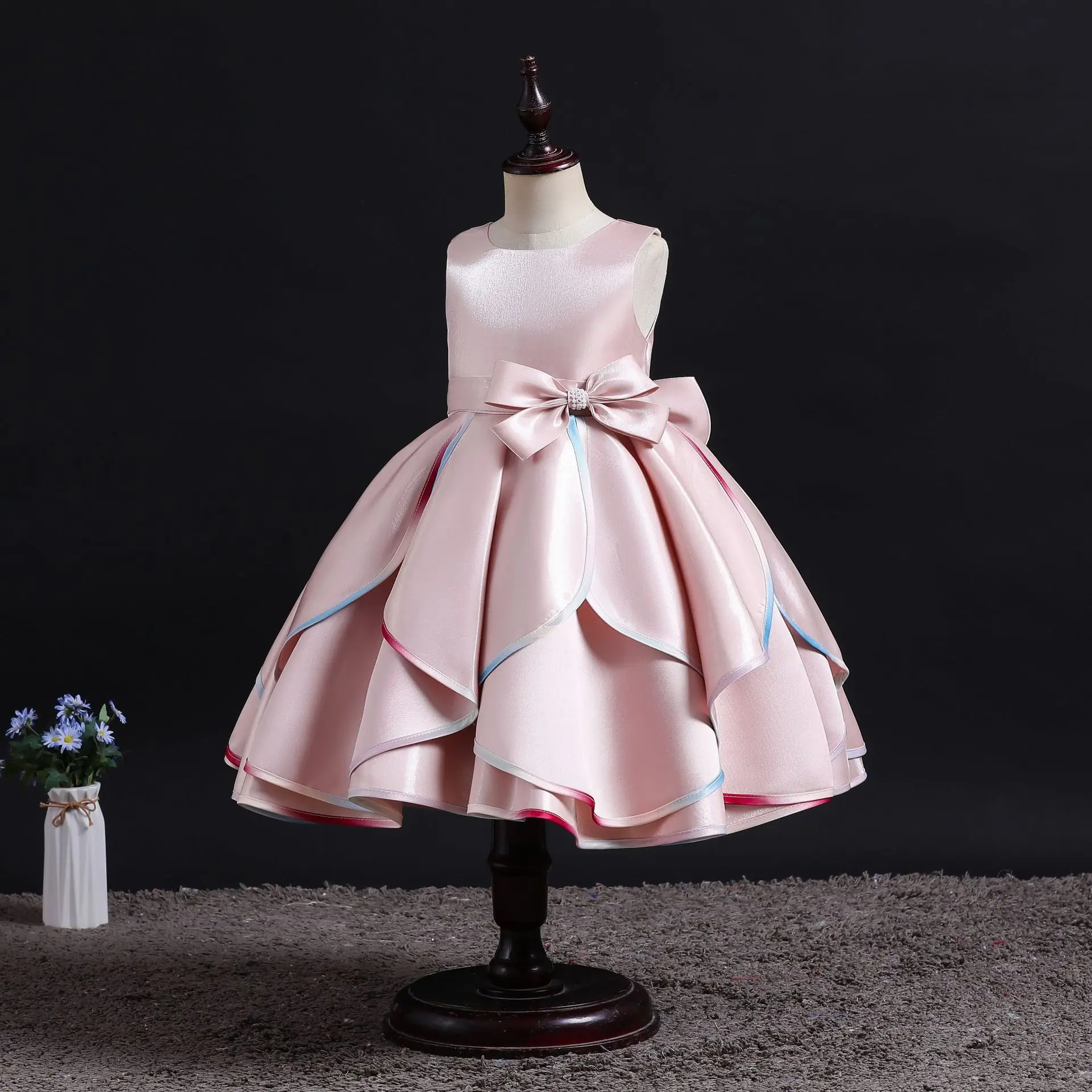 Summer Girls Party and Wedding Christmas Costume Birthday Princess Dress Sleeveless Kids Tutu Satin Prom Dresses
Summer Girls Party and Wedding Christmas Costume Birthday Princess Dress Sleeveless Kids Tutu Satin Prom Dresses