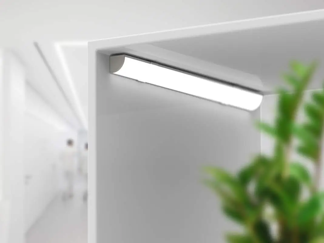 30*30mm Polished V shape LED corner 90degree led aluminum extrusion profile housing channel for led strip light
30*30mm Polished V shape LED corner 90degree led aluminum extrusion profile housing channel for led strip light