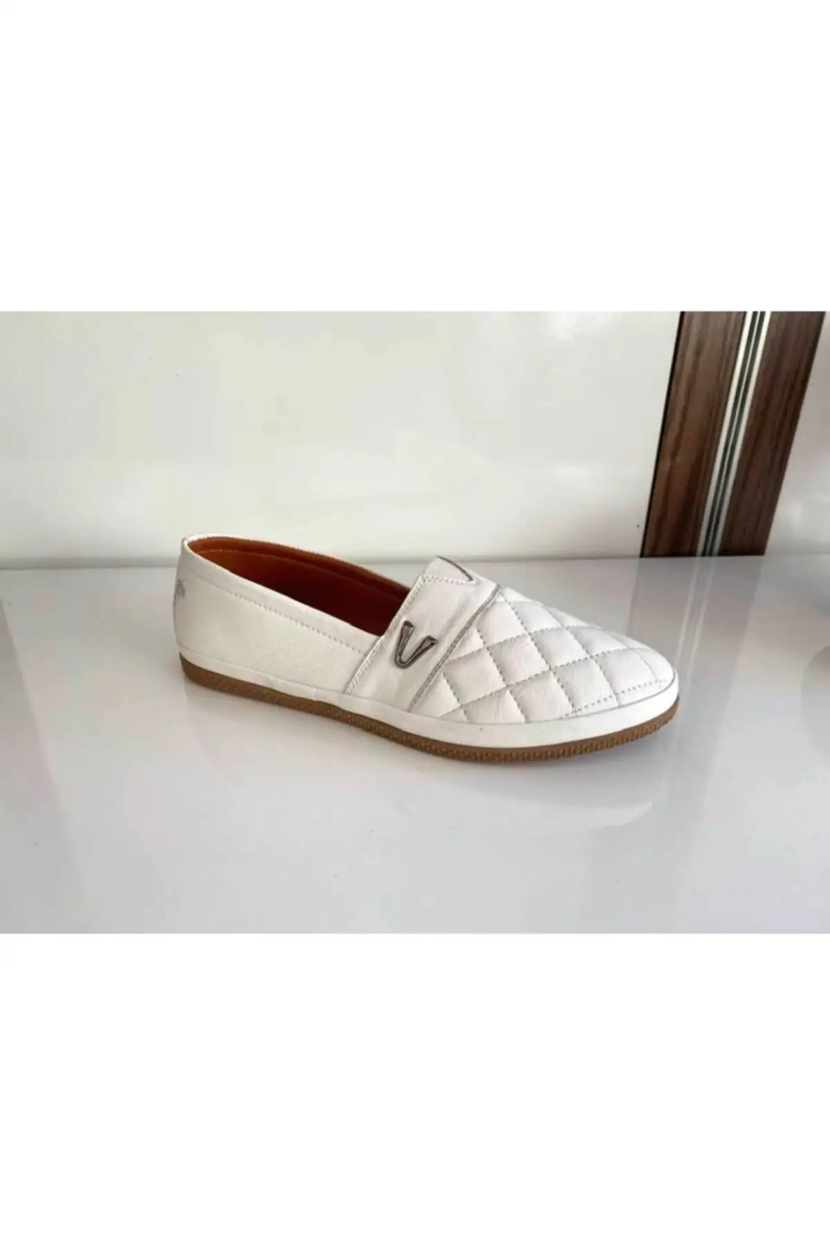 Women Flats Shoes White Genuine Leather Shoes - Fashion Flats For Ladies Casual Shoes Elegant Flat Summer Footwear
Women Flats Shoes White Genuine Leather Shoes - Fashion Flats For Ladies Casual Shoes Elegant Flat Summer Footwear