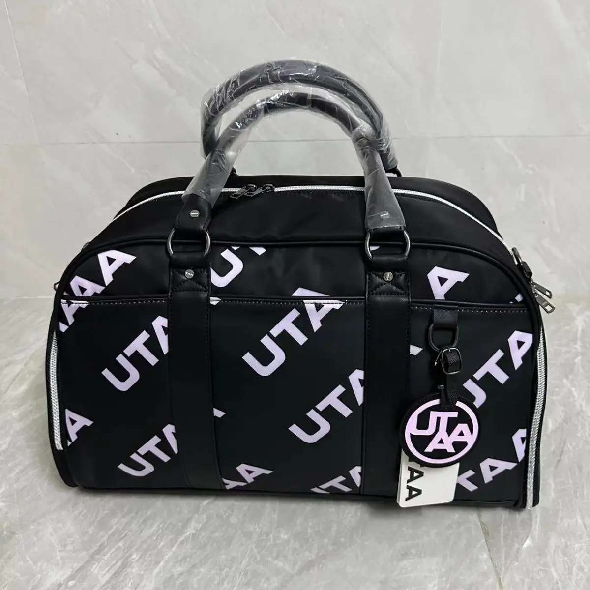 New Golf Bag Alphabet Coloring Waterproof Lightweight Men and WomenGolf Clothing Bag 골프백
New Golf Bag Alphabet Coloring Waterproof Lightweight Men and WomenGolf Clothing Bag 골프백