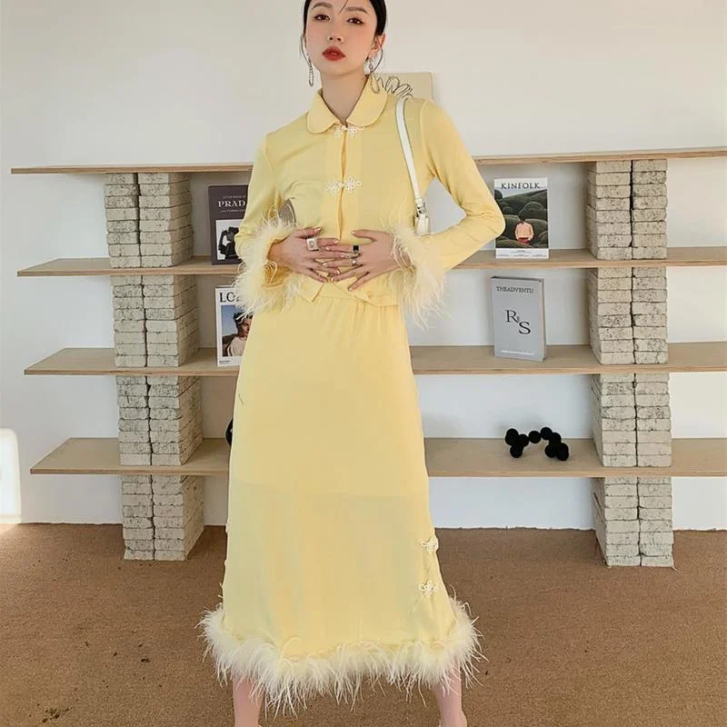 new Chinese Retro Style Skirt Sets 2022 Spring New Furry Top and Midi Skirt 2 Piece Sets Ladies Daffodils Fleece Knitting Sets
new Chinese Retro Style Skirt Sets 2022 Spring New Furry Top and Midi Skirt 2 Piece Sets Ladies Daffodils Fleece Knitting Sets